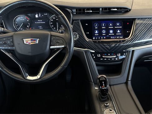 Certified 2024 Cadillac XT6 Premium Luxury FWD image 17