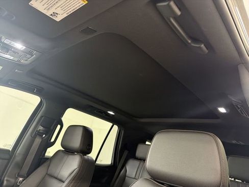 Used 2022 Chevrolet Tahoe RST w/ Sport Performance Package image 28