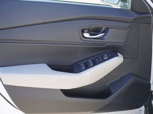 Used 2025 Honda Accord SE image 17