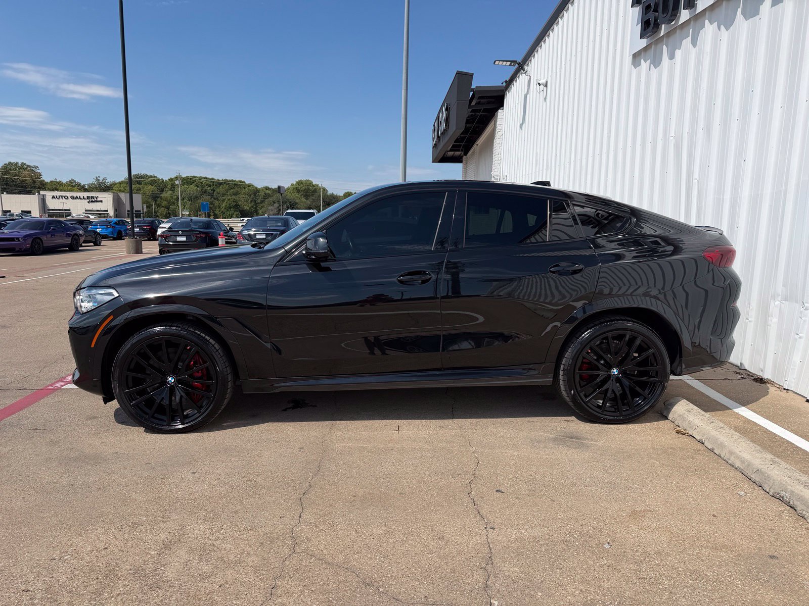 Used 2021 BMW X6 M50i w/ Executive Package AWD/4WD image 3
