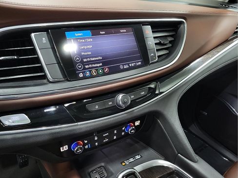 Used 2020 Buick Enclave Avenir FWD image 18