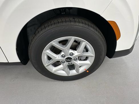 New 2025 Kia Soul LX image 9