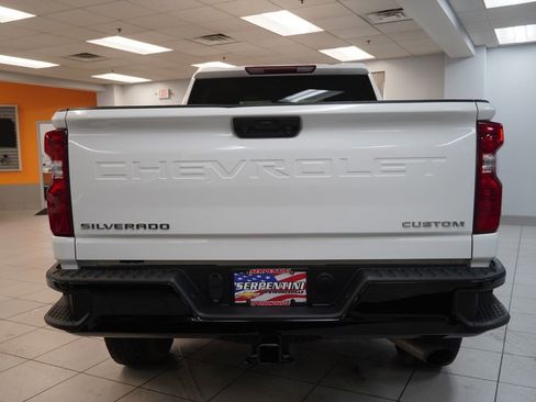 Used 2022 Chevrolet Silverado 2500 Custom w/ Custom Value Package AWD/4WD image 9