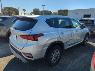 Used 2019 Hyundai Santa Fe SE video 2