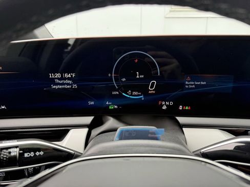 New 2025 Cadillac Optiq Luxury 1 w/ LPO, Floor Liner Package image 17