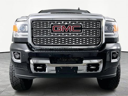 Certified 2019 GMC Sierra 2500 Denali w/ Duramax Plus Package image 2