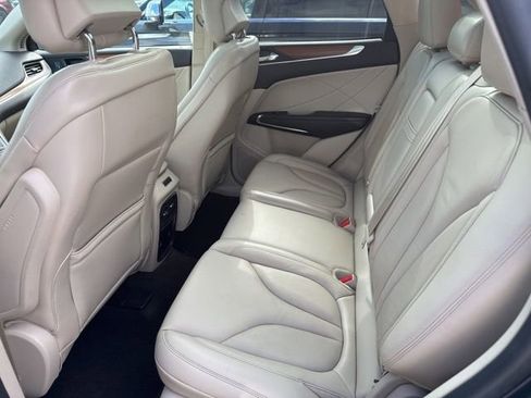 Used 2019 Lincoln MKC Select w/ Select Plus Package AWD/4WD image 17