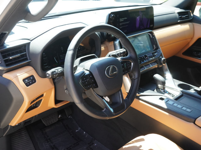 Used 2025 Lexus LX 700h Luxury w/ Appearance Package AWD/4WD image 18