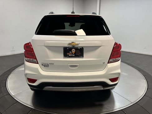 Used 2019 Chevrolet Trax LT w/ LT Convenience Package image 11