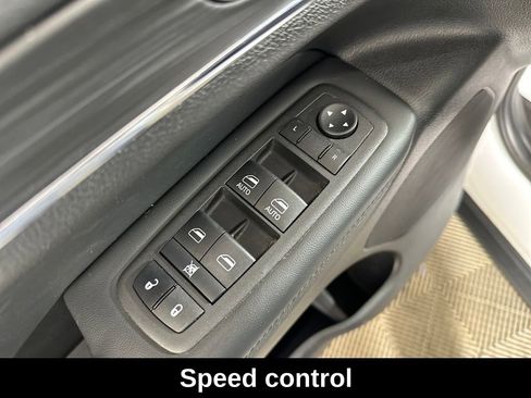 Used 2022 Jeep Grand Cherokee Limited image 16