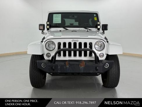 Used 2016 Jeep Wrangler Unlimited Sahara AWD/4WD image 2