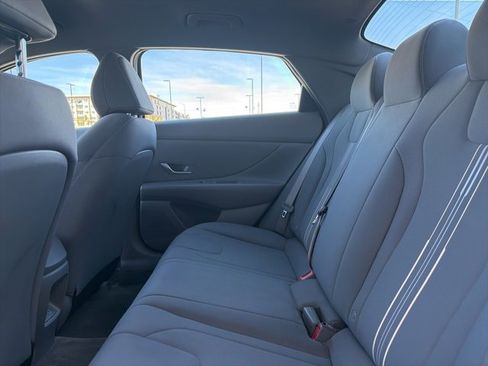 Used 2024 Hyundai Elantra SEL image 18