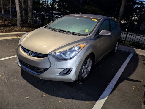 Used 2013 Hyundai Elantra GLS image 3