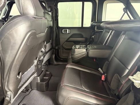 Used 2024 Jeep Wrangler Unlimited Rubicon AWD/4WD image 36