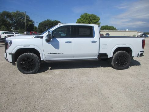 New 2026 GMC Sierra 2500 Denali Ultimate AWD/4WD image 12