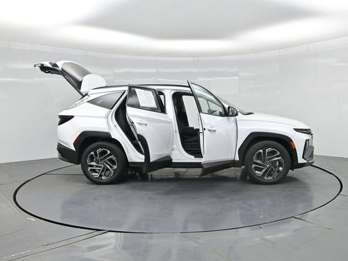Used 2021 Hyundai Palisade Calligraphy FWD image 3