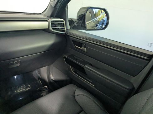 Used 2025 Toyota Tundra Limited image 32