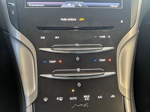 Used 2013 Lincoln MKZ AWD image 20