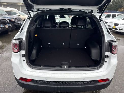 New 2026 Jeep Compass Limited image 12