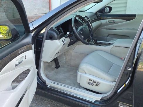 Used 2009 Lexus LS 460 RWD image 16