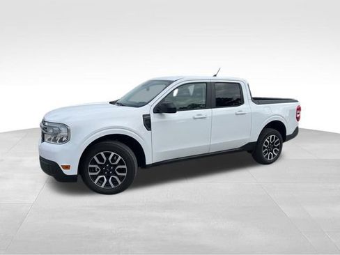 Used 2024 Ford Maverick Lariat FWD image 3