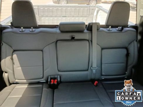 Used 2025 GMC Sierra 1500 SLT AWD/4WD image 5