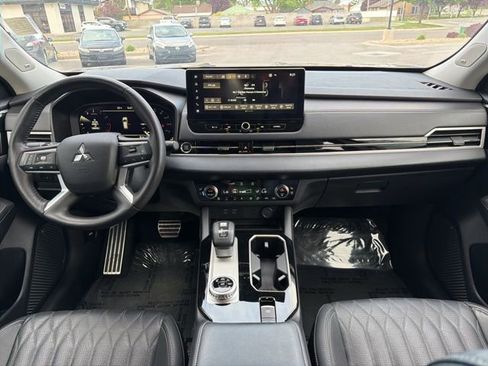 Used 2025 Mitsubishi Outlander SEL AWD/4WD image 16