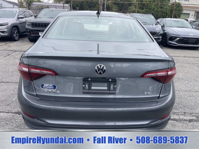 Used 2024 Volkswagen Jetta SE FWD image 4