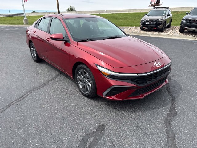 Used 2024 Hyundai Elantra SEL FWD image 1