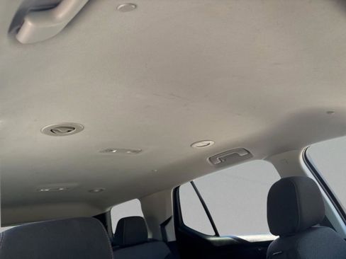 Used 2020 Chevrolet Traverse LS image 39