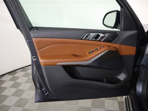 Used 2022 BMW X5 xDrive40i w/ Executive Package image 25