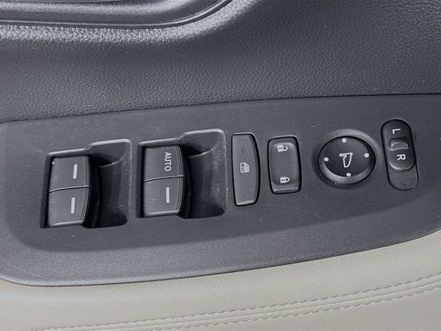 Certified 2024 Honda HR-V LX image 23