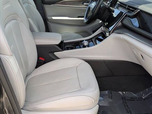 Used 2022 Jeep Grand Cherokee Overland AWD/4WD image 22