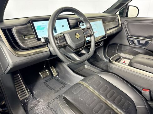 Used 2022 Rivian R1T Adventure image 10