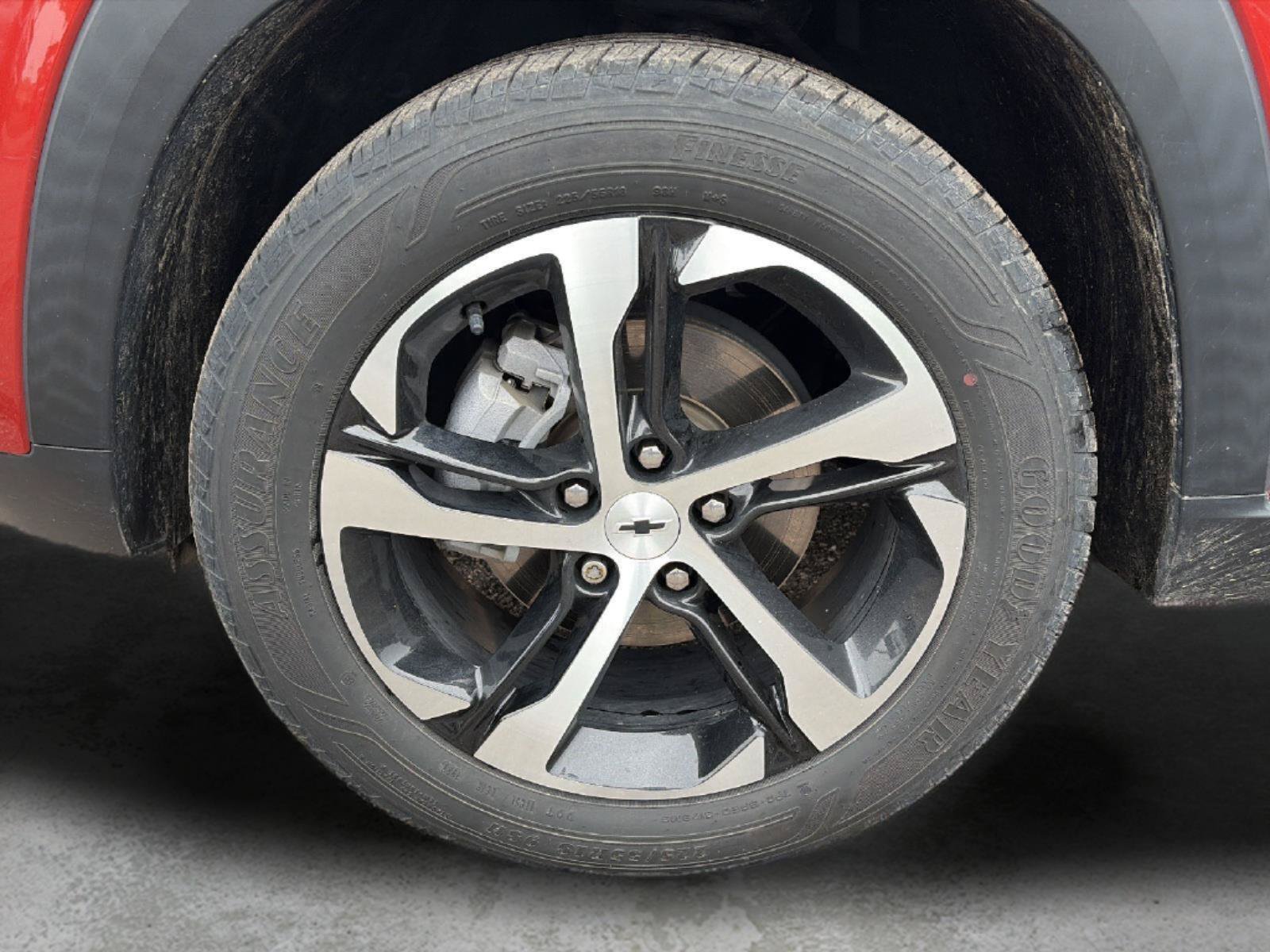 Certified 2024 Chevrolet Trax RS w/ Driver Confidence Package FWD image 9