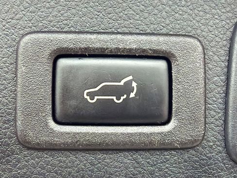 Used 2017 Subaru Forester 2.5i Touring image 13