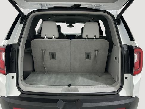 Used 2023 GMC Acadia SLT image 21