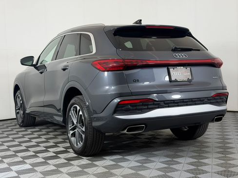 Used 2025 Audi Q5 Premium w/ Convenience Package AWD/4WD image 3