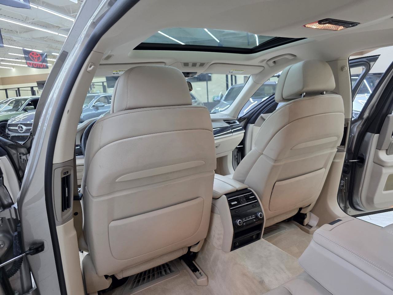 Used 2011 BMW 750Li xDrive AWD/4WD image 26