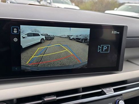 Certified 2025 Hyundai Tucson SE image 5