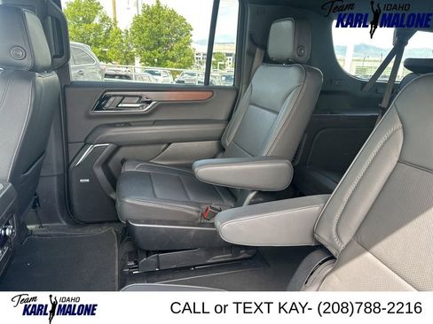 Used 2025 GMC Yukon XL Denali AWD/4WD image 3