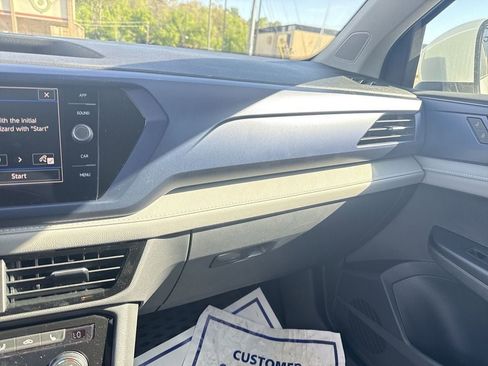 New 2024 Volkswagen Taos SE image 11