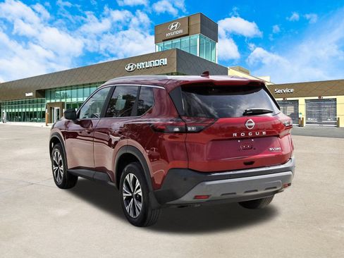 Used 2023 Nissan Rogue SV w/ SV Premium Package image 8