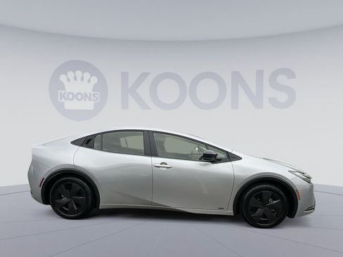 Used 2025 Toyota Prius LE AWD/4WD image 8
