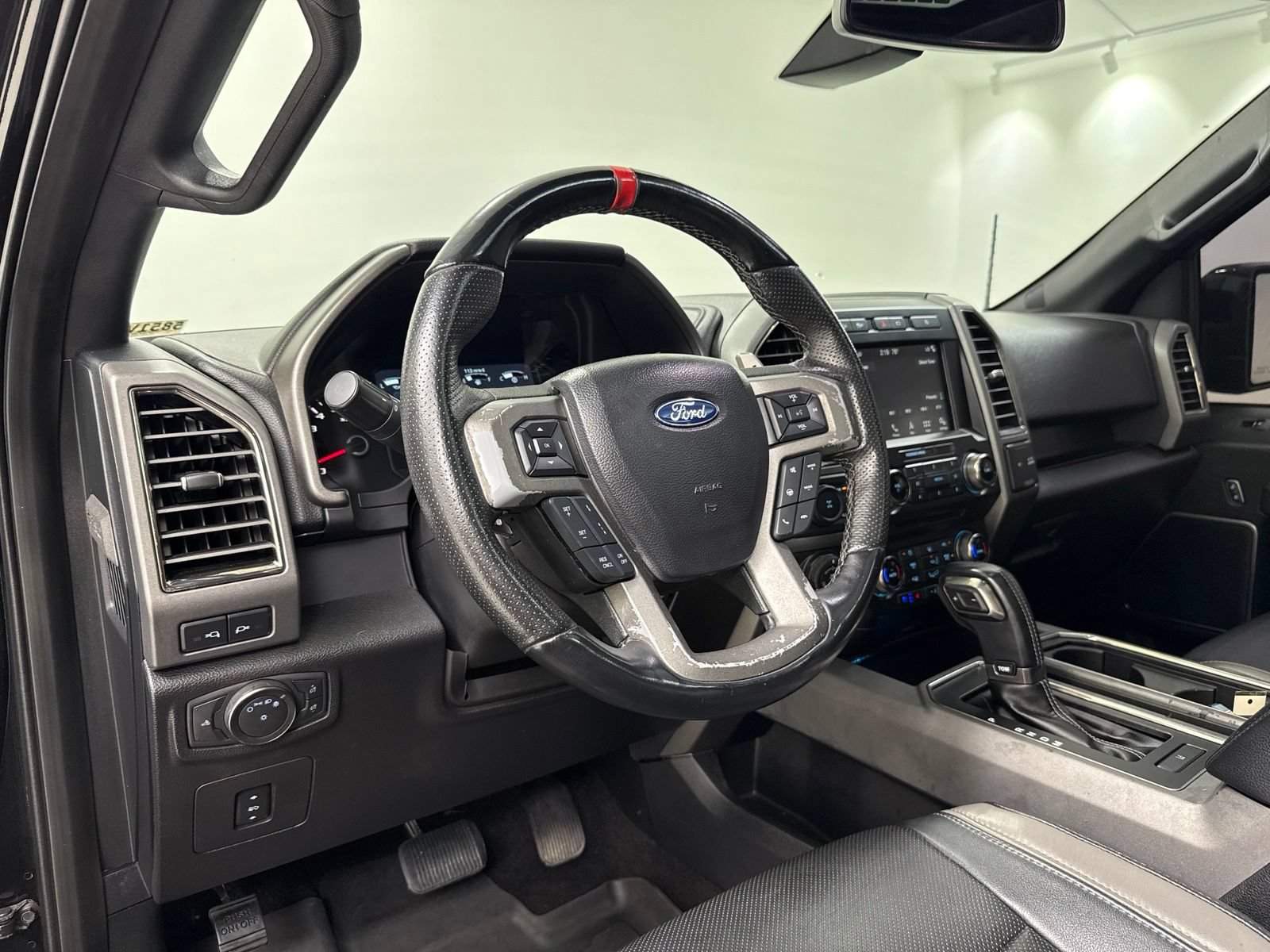Used 2018 Ford F150 Raptor w/ Equipment Group 802A Luxury AWD/4WD image 14