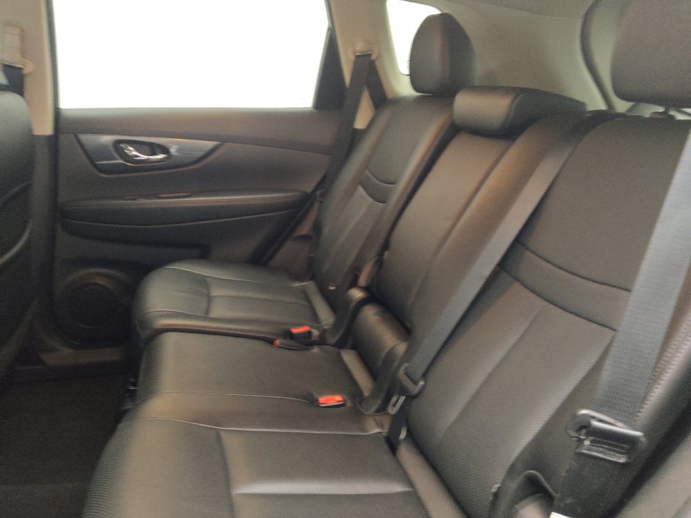 Used 2016 Nissan Rogue SL w/ SL Premium Package FWD image 18