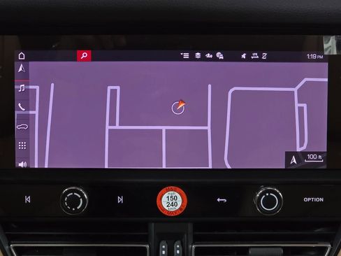 Certified 2025 Porsche Macan image 18