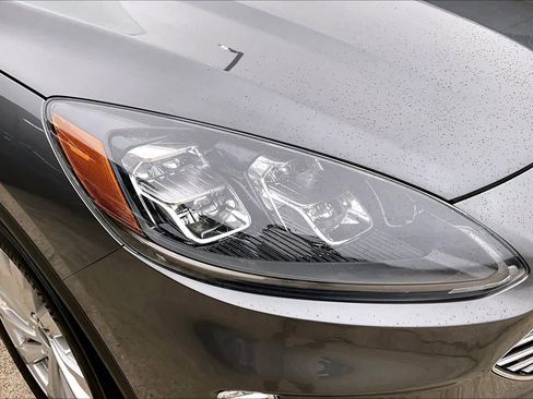 Used 2022 Ford Escape Titanium w/ Titanium Elite Package AWD/4WD image 28