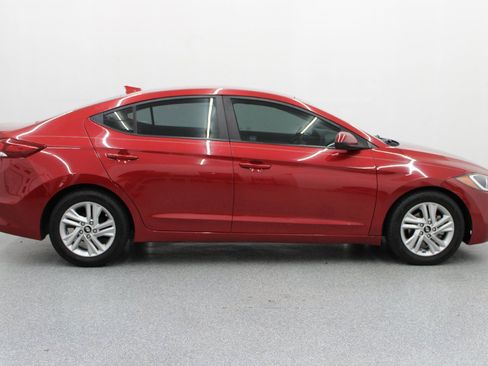 Used 2017 Hyundai Elantra SE FWD image 2