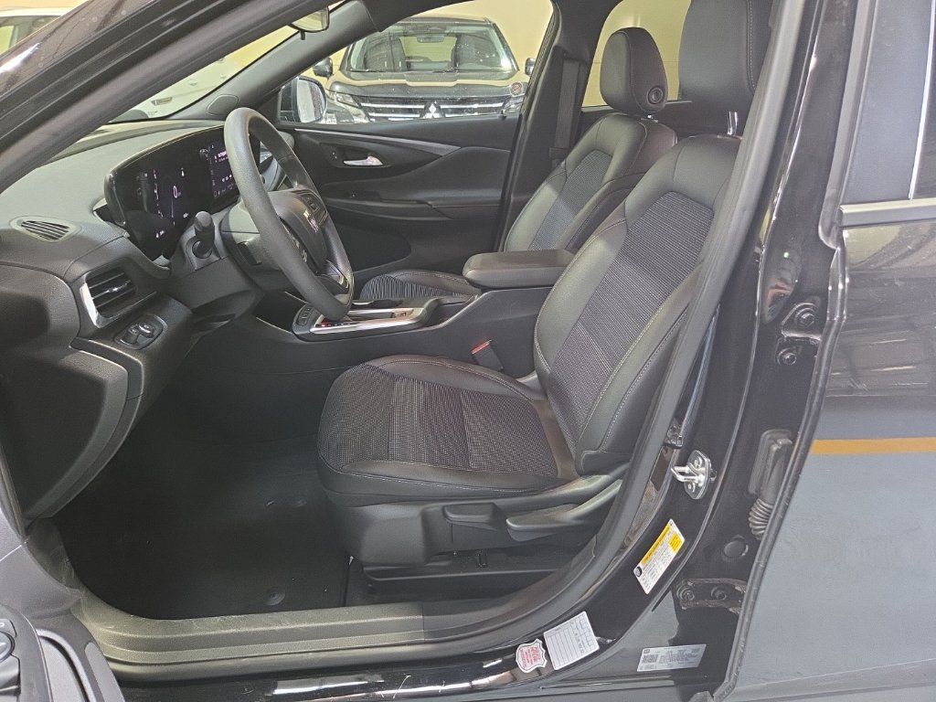 Used 2026 Buick Envista Preferred FWD image 5